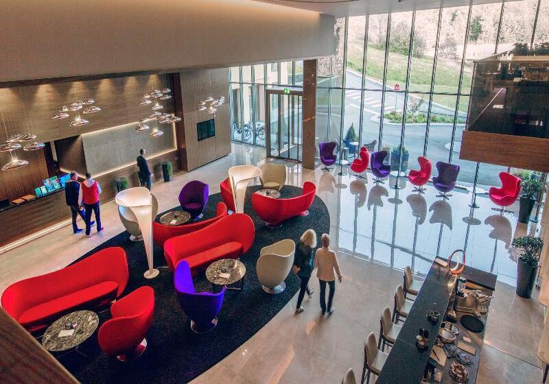 هتل Atlantida Boutique