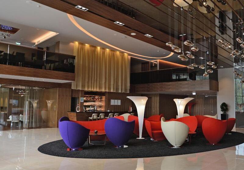 هتل Atlantida Boutique