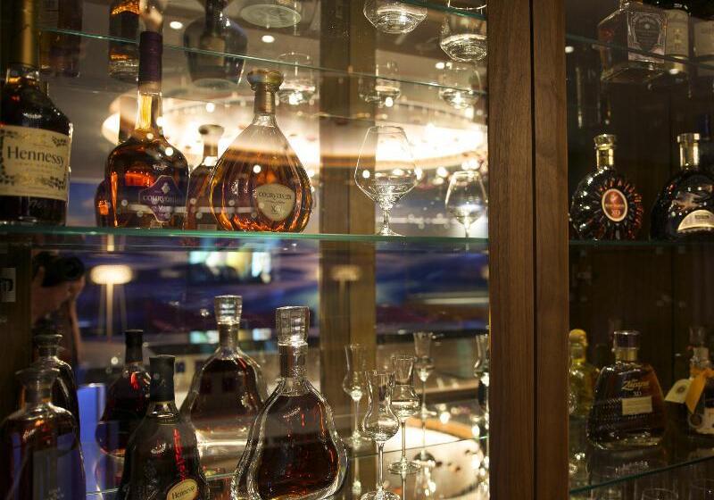 هتل Atlantida Boutique