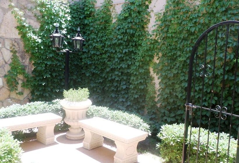 فندق El Dorado Inn