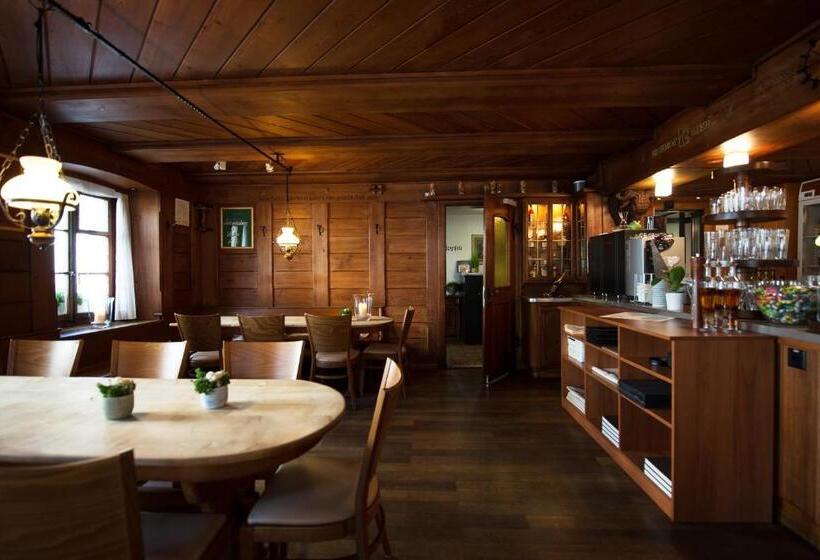 בית מלון כפרי Gasthof Zum Mohren