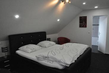 هتل Hôtel Du Chasseur