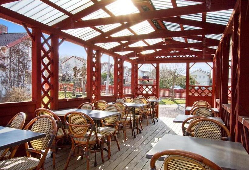 Отель L Mikaelsgården