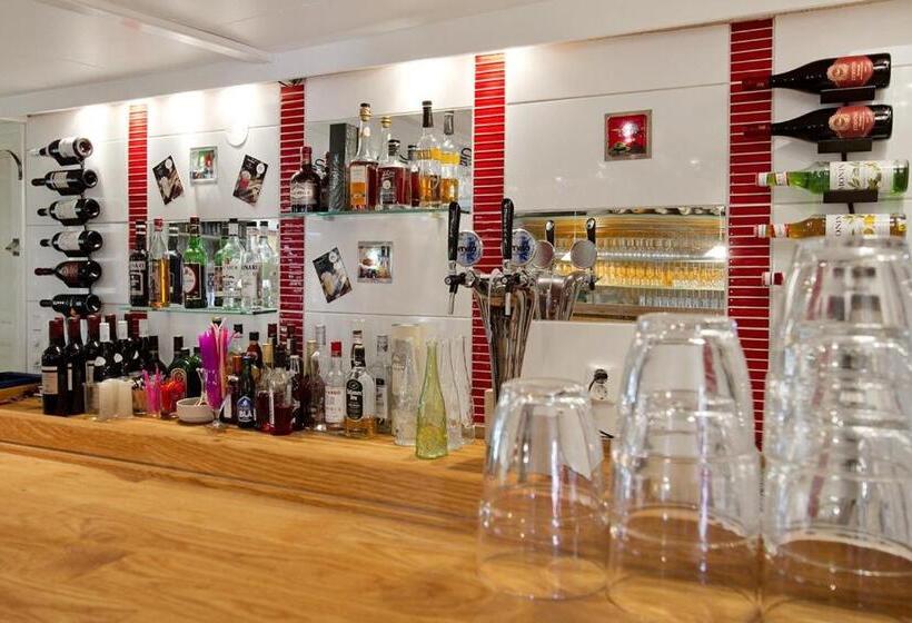 Отель L Mikaelsgården