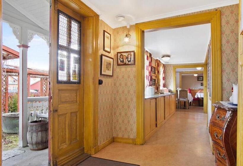 Отель L Mikaelsgården