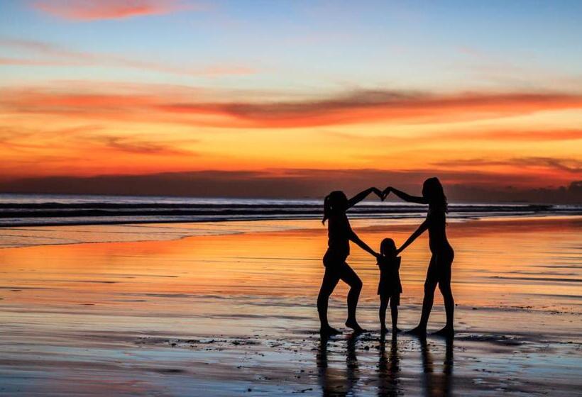 ホテル Las Lajas Beach Resort