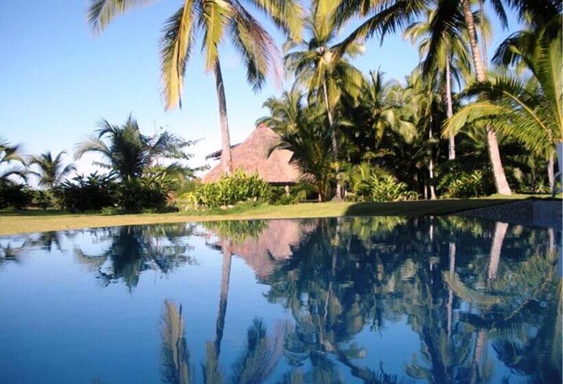 ホテル Las Lajas Beach Resort