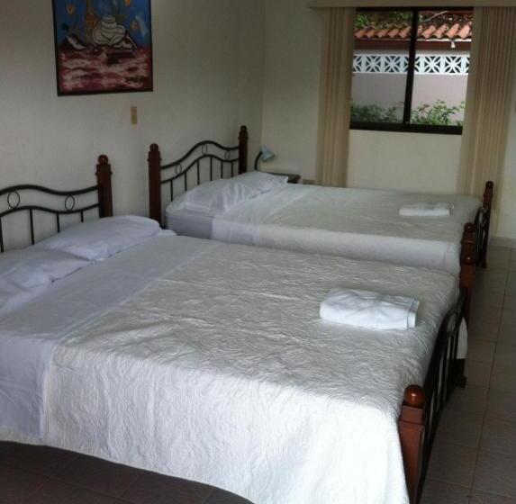 Отель Pedasi Sports Club