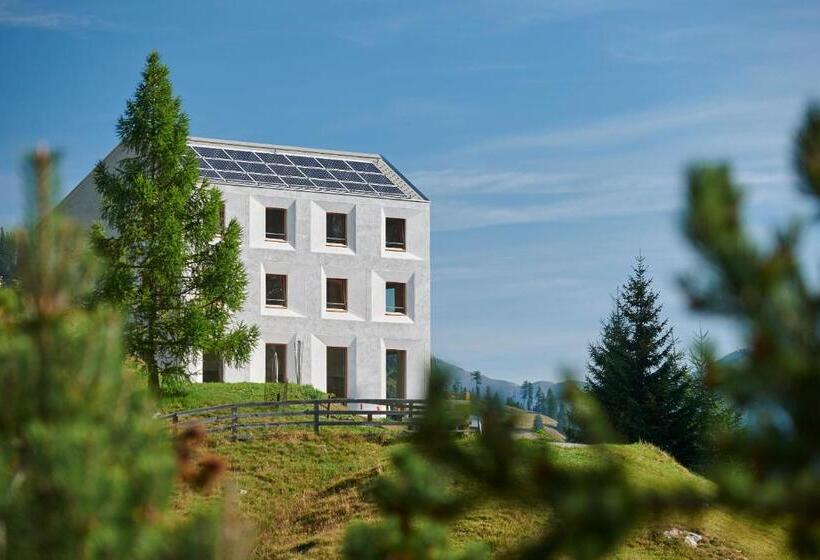 ホテル Pension Laresch