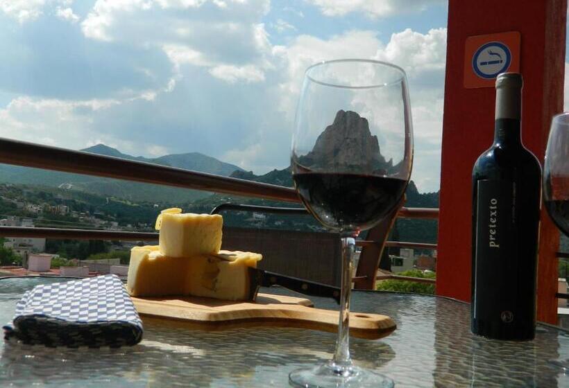 Отель Plaza Bernal