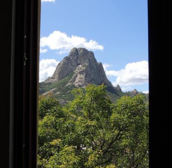 فندق Plaza Bernal