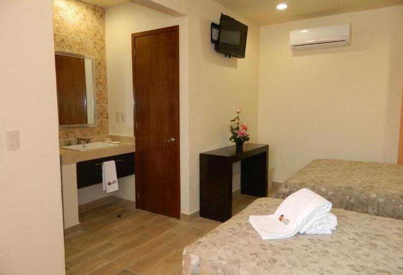 فندق Plaza Bernal