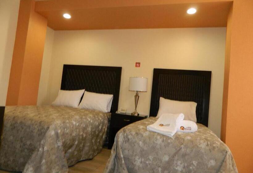 Отель Plaza Bernal