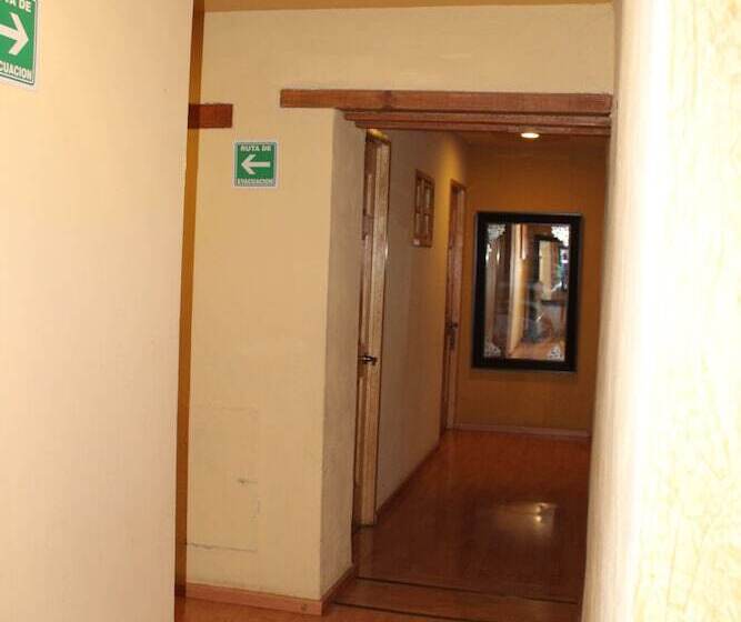 Отель Plaza Mayor