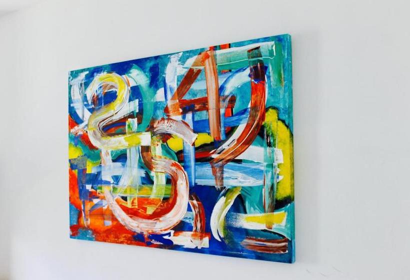 Suite 24 Boutique By Xperience S