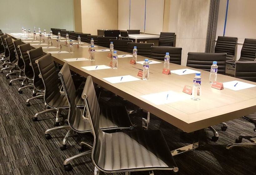 فندق The Mini Suites Eton Tower Makati