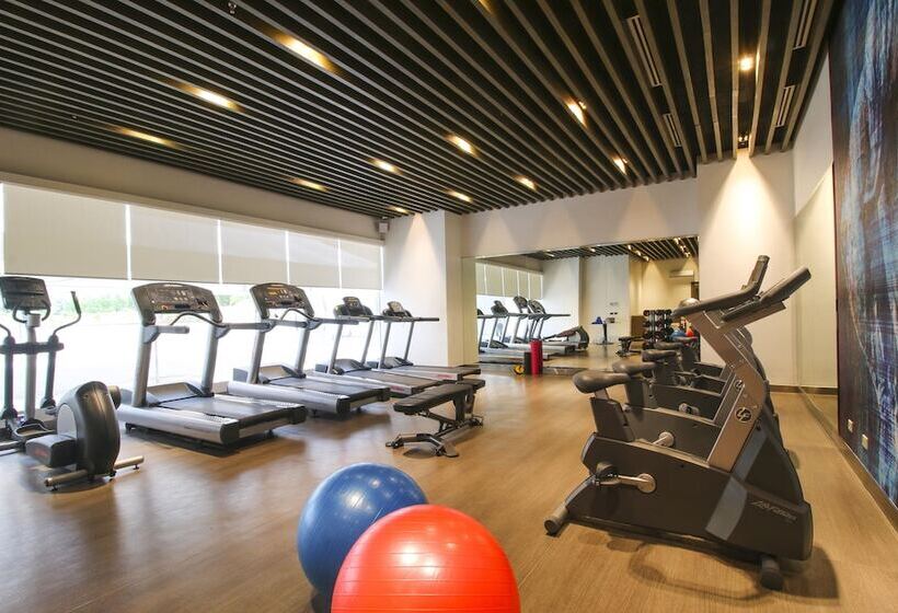 فندق The Mini Suites Eton Tower Makati