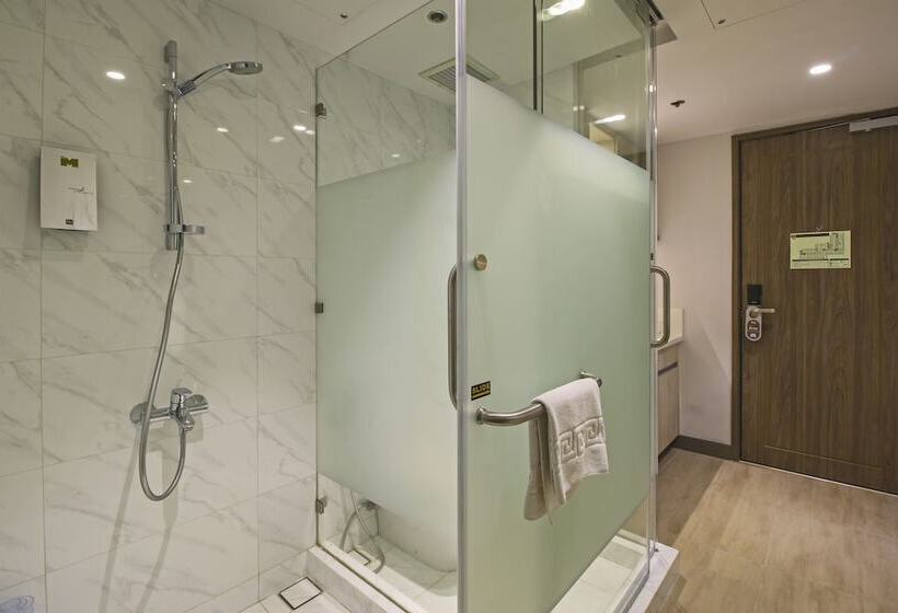 فندق The Mini Suites Eton Tower Makati