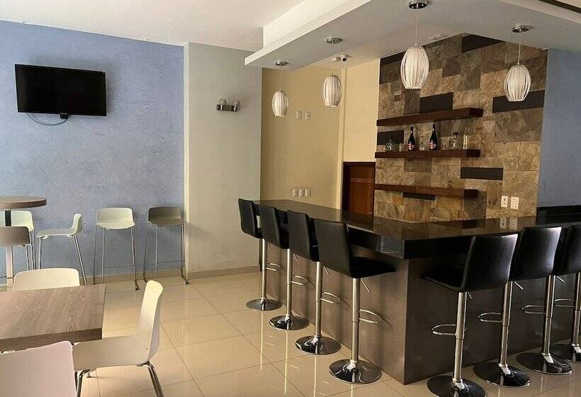 فندق Tierra Roja