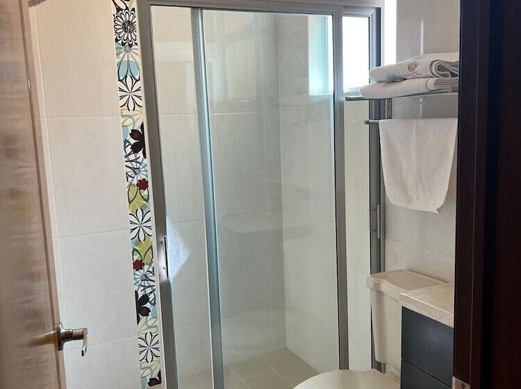 فندق Tierra Roja