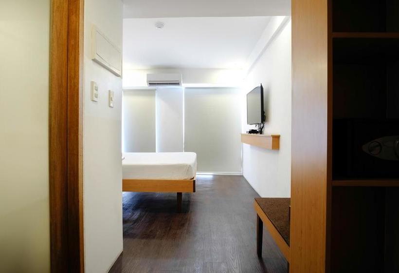 ホテル Zen Rooms Makati Peñafrancia