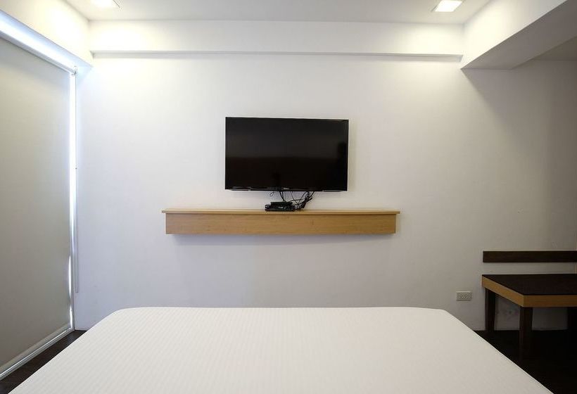 ホテル Zen Rooms Makati Peñafrancia