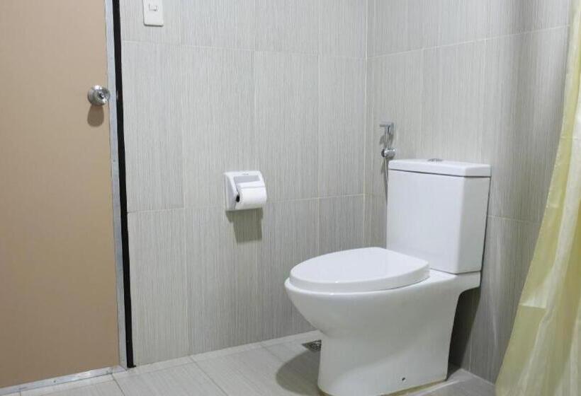 ホテル Zen Rooms Ninoy Aquino Airport