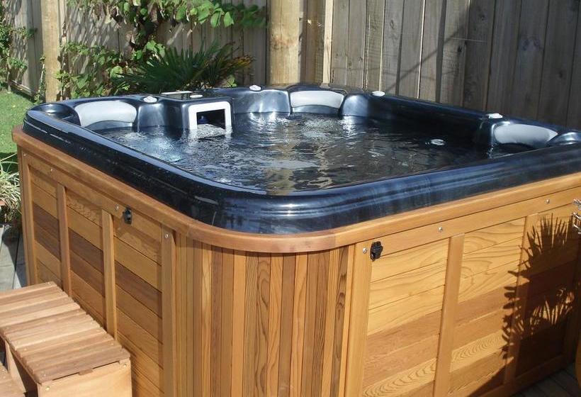 Kerikeri Blue Chair B&b