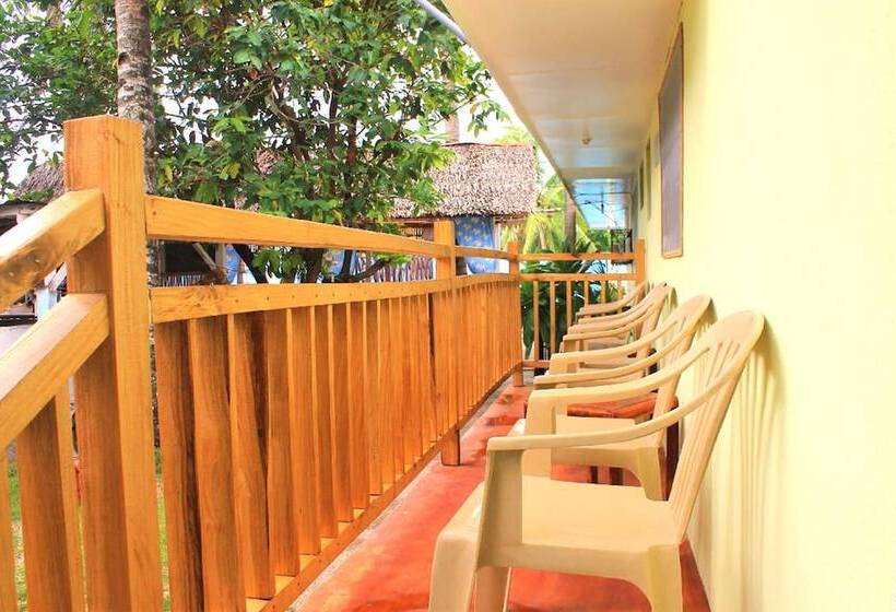 Giswold Lagunde Beach Resort