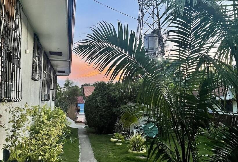 Giswold Lagunde Beach Resort