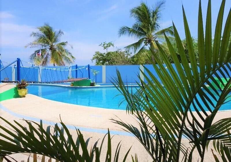 Giswold Lagunde Beach Resort