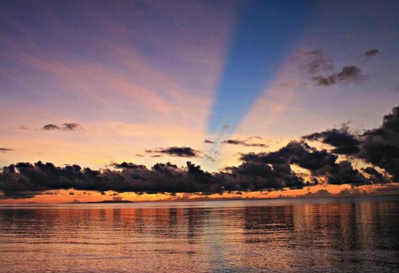 Giswold Lagunde Beach Resort