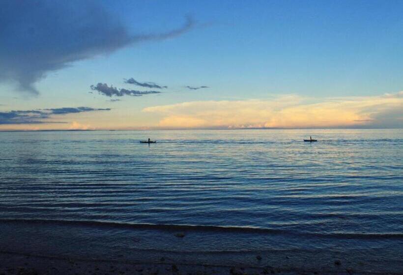 Giswold Lagunde Beach Resort