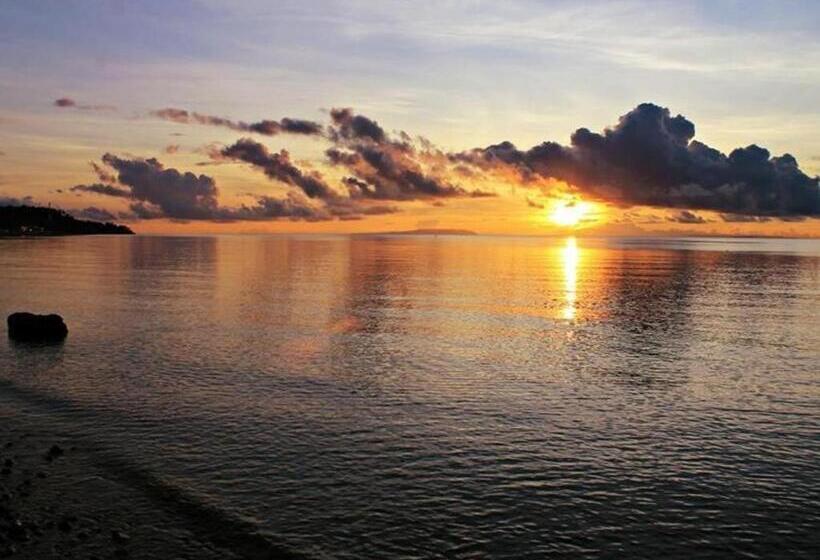 Giswold Lagunde Beach Resort