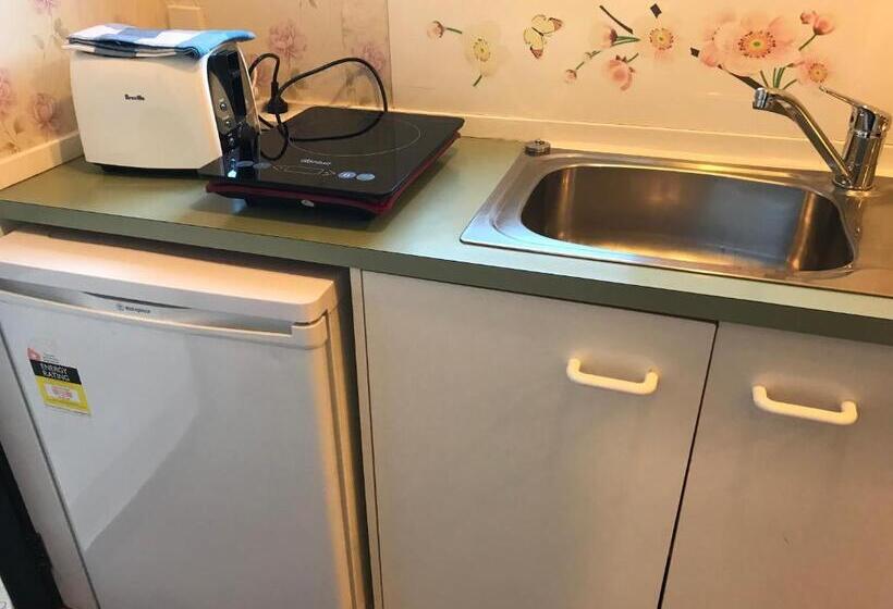 汽车旅馆  Cascades Motor Lodge