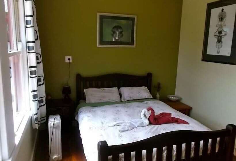 מוטל Karamea Farm Baches