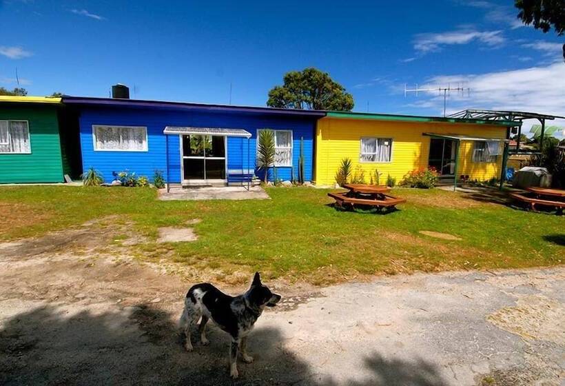 מוטל Karamea Farm Baches