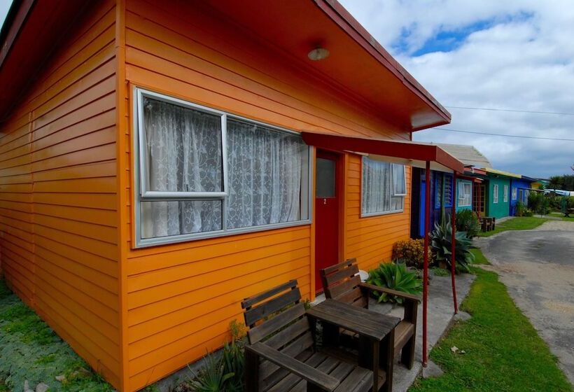 מוטל Karamea Farm Baches