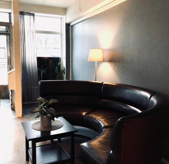 Multi Challenge Hostel