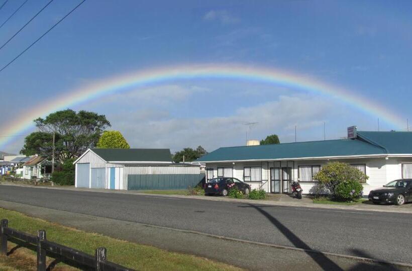 Owaka Lodge Motel