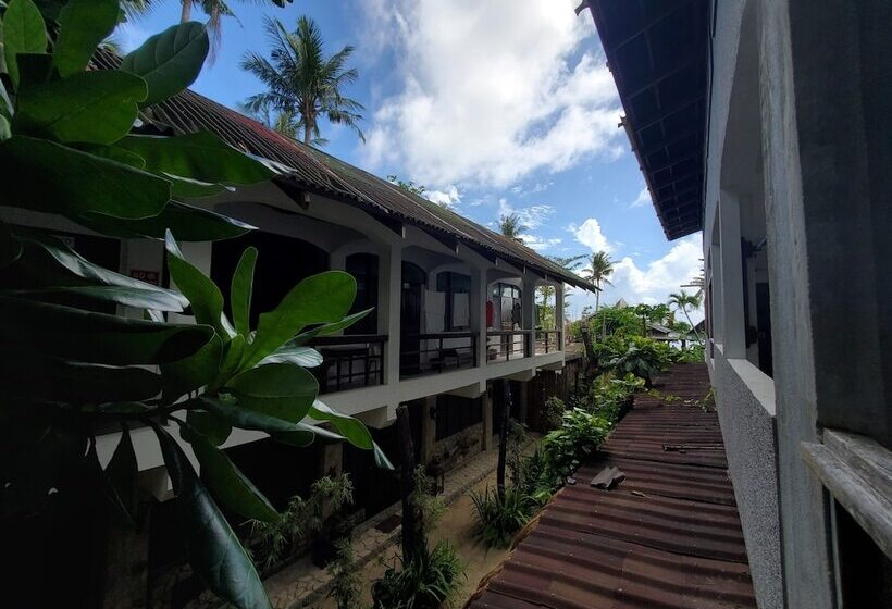 Patrick's On The Beach Resort