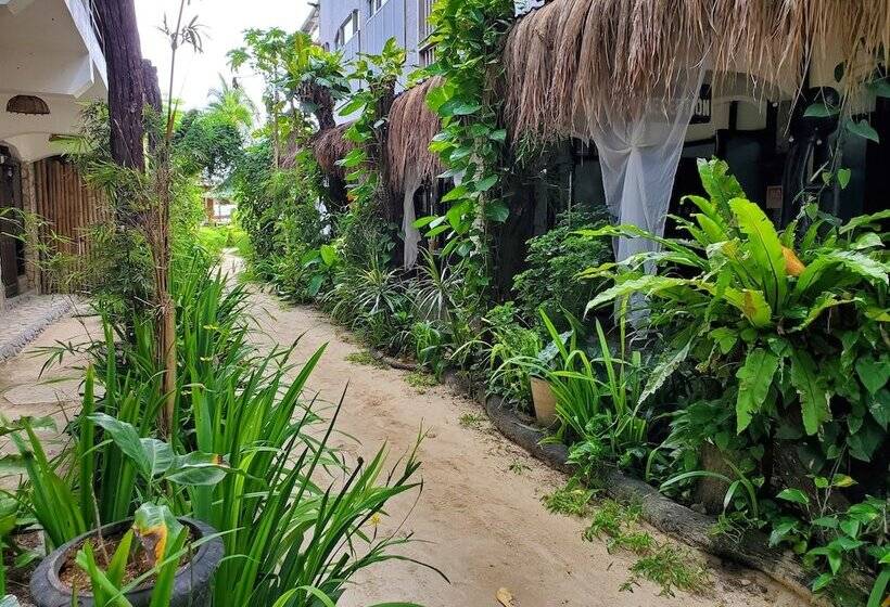 Patrick's On The Beach Resort