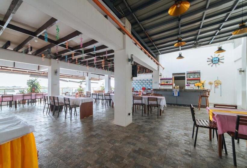 Reddoorz Plus At Hotel Metro Kalibo