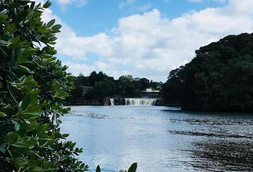 리조트 Haruru Falls Motel & Conference Centre