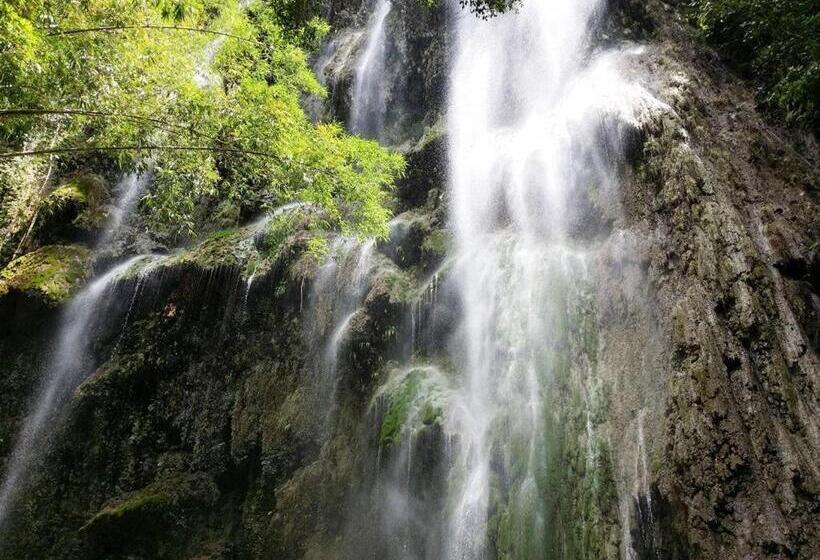 Курорт Luzmin Bh Beachfront Cottages