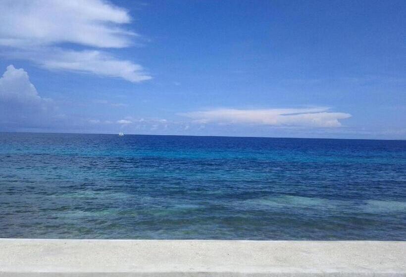 Курорт Luzmin Bh Beachfront Cottages