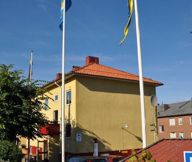 Roddaren Vandrarhem   Hostel