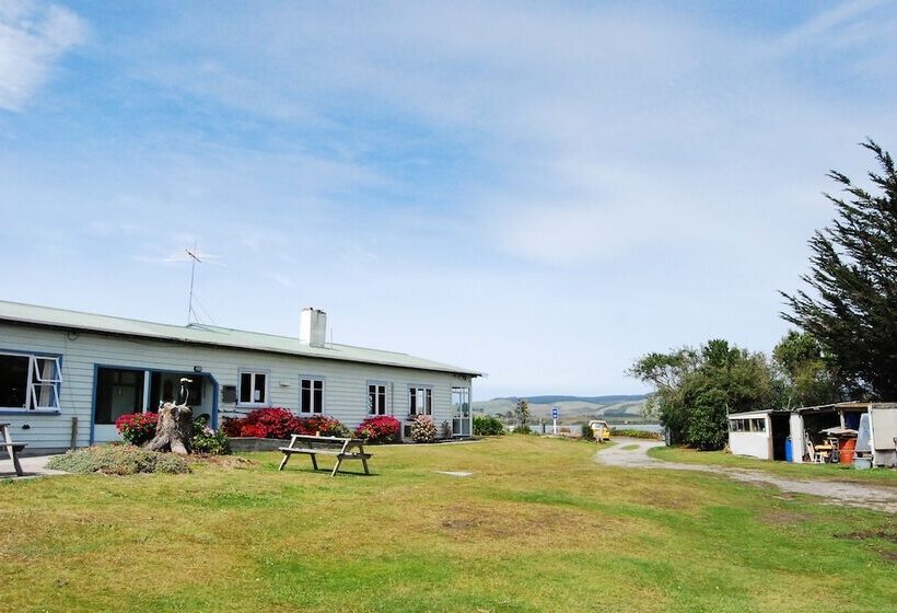 Surat Bay Lodge By The Sea/backpackers Hostel