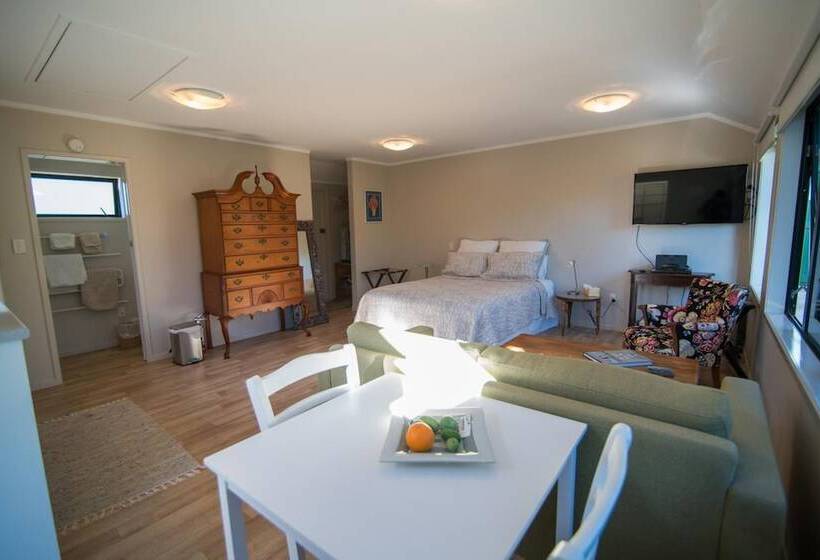 Terry And Cindy's Bed And Breakfast