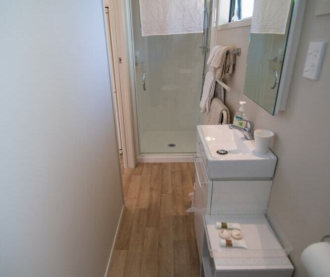 Terry And Cindy's Bed And Breakfast